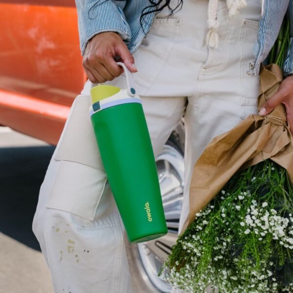 61zOTRowkZL._AC_SL1080_.jpg Owala FreeSip Sway Insulated Stainless Steel Water Bottle with Two-Way Spout, Built-In Straw and Bucket Handle, Made for Travel, School, and Sports, 40oz, BPA Free, Leak Proof, Putting Green